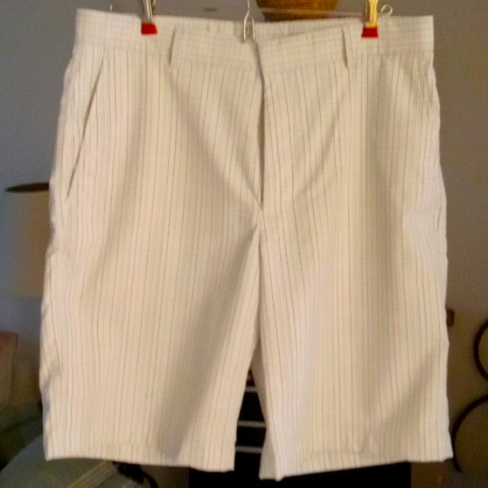 Walter Hagen golf shorts waist 32